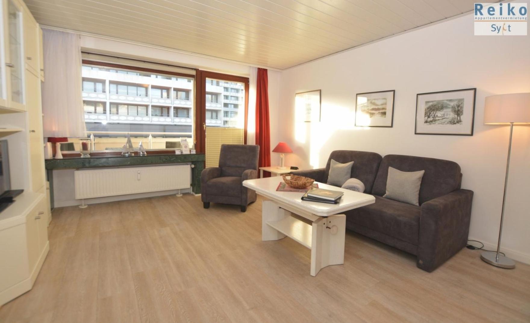 Apartment 5-12, Leuchtturm
